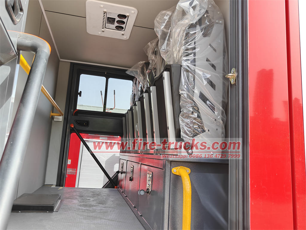 HOWO 6 wheeler pumper fire truck