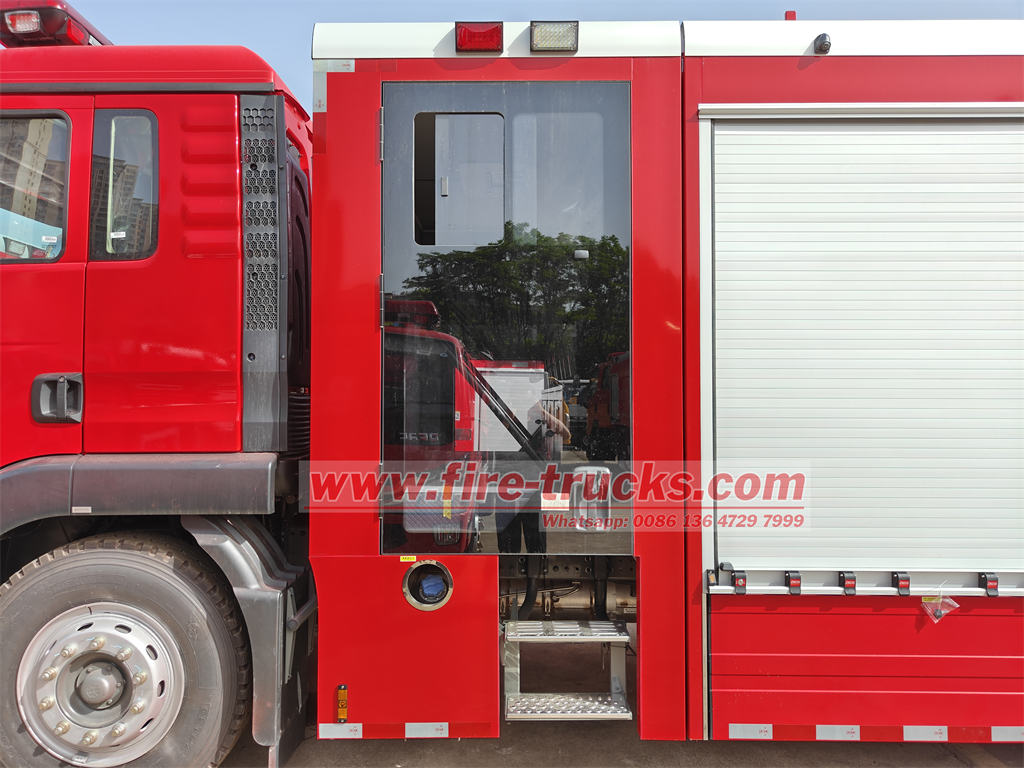 HOWO water foam fire truck for sale