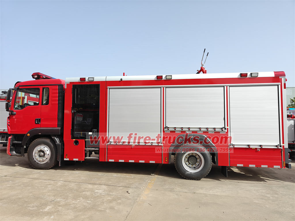 HOWO 6 wheeler pumper fire truck