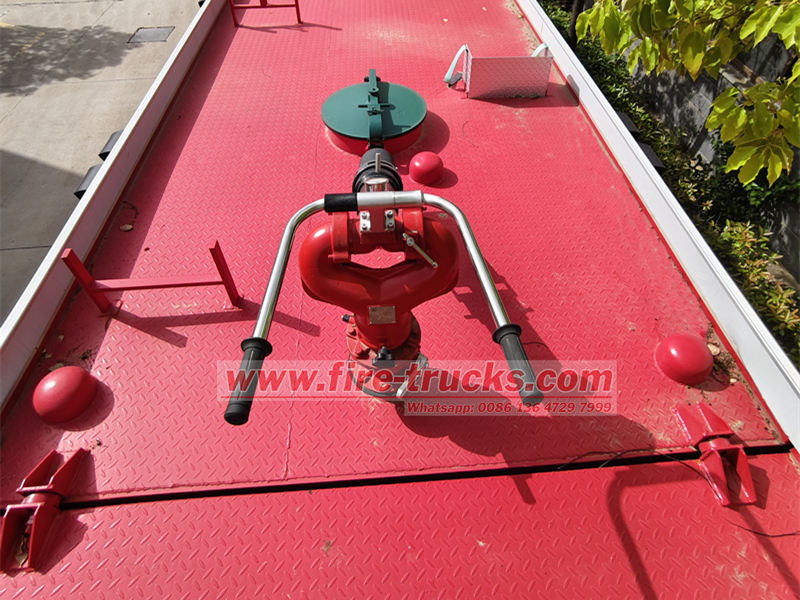 HOWO 12 wheeler fire pumper truck