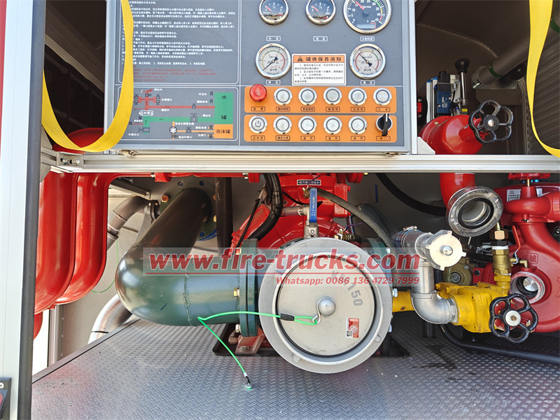 HOWO 6×6 all wheel drive fire truck