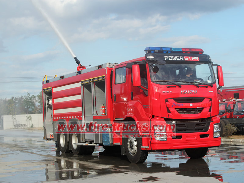 ISUZU GIGA heavy water tender