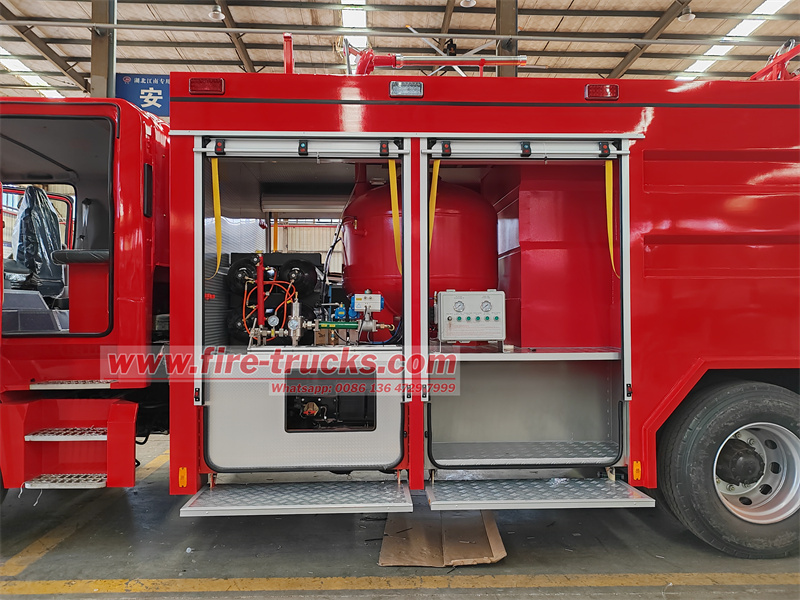 Isuzu GIGA 5X cabin dry powder fire rescue truck