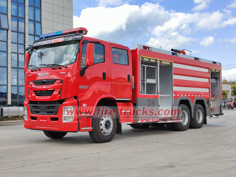 ISUZU GIGA foam fire truck