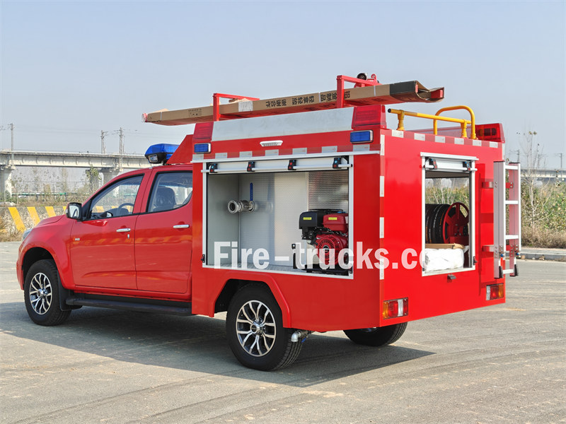 Isuzu 4x4 pickup fire rescue truck