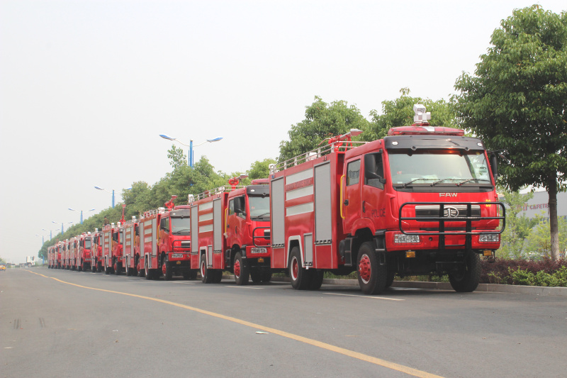 China rescue fire fighting trucks factory