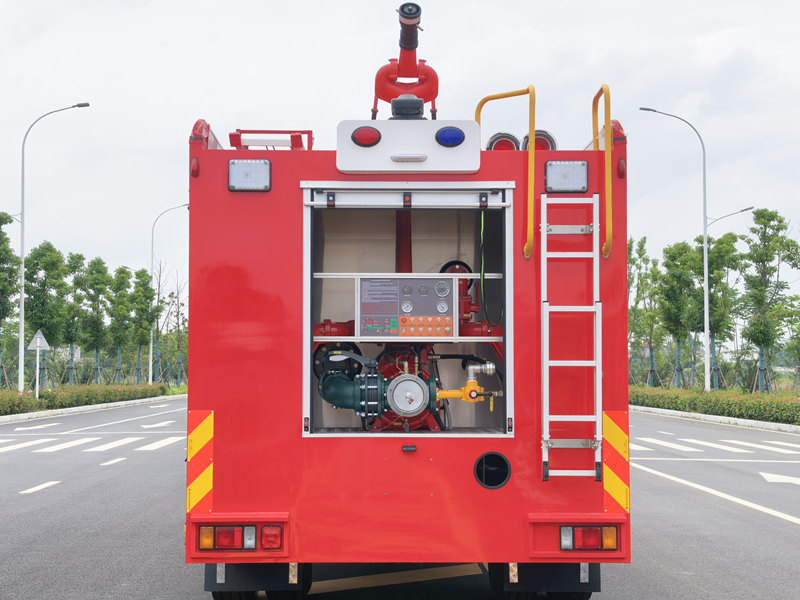 ISUZU GIGA fire truck with CB10/60 fire pump