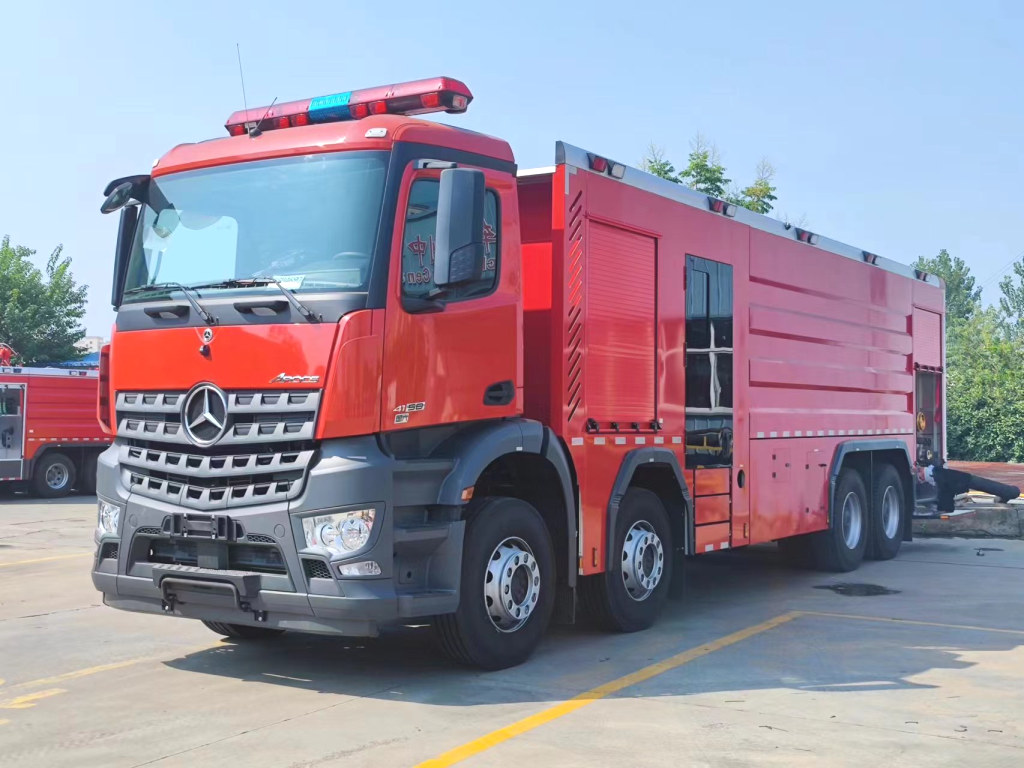 Camion de pompiers à mousse lourde Benz Actros 580 ch en Arabie saoudite